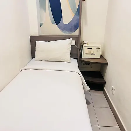 Hotel 88 Kedoya Jakarta-3